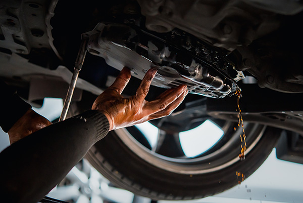 How to Tell if an Oil Leak Is Coming From the Oil Pan Gasket